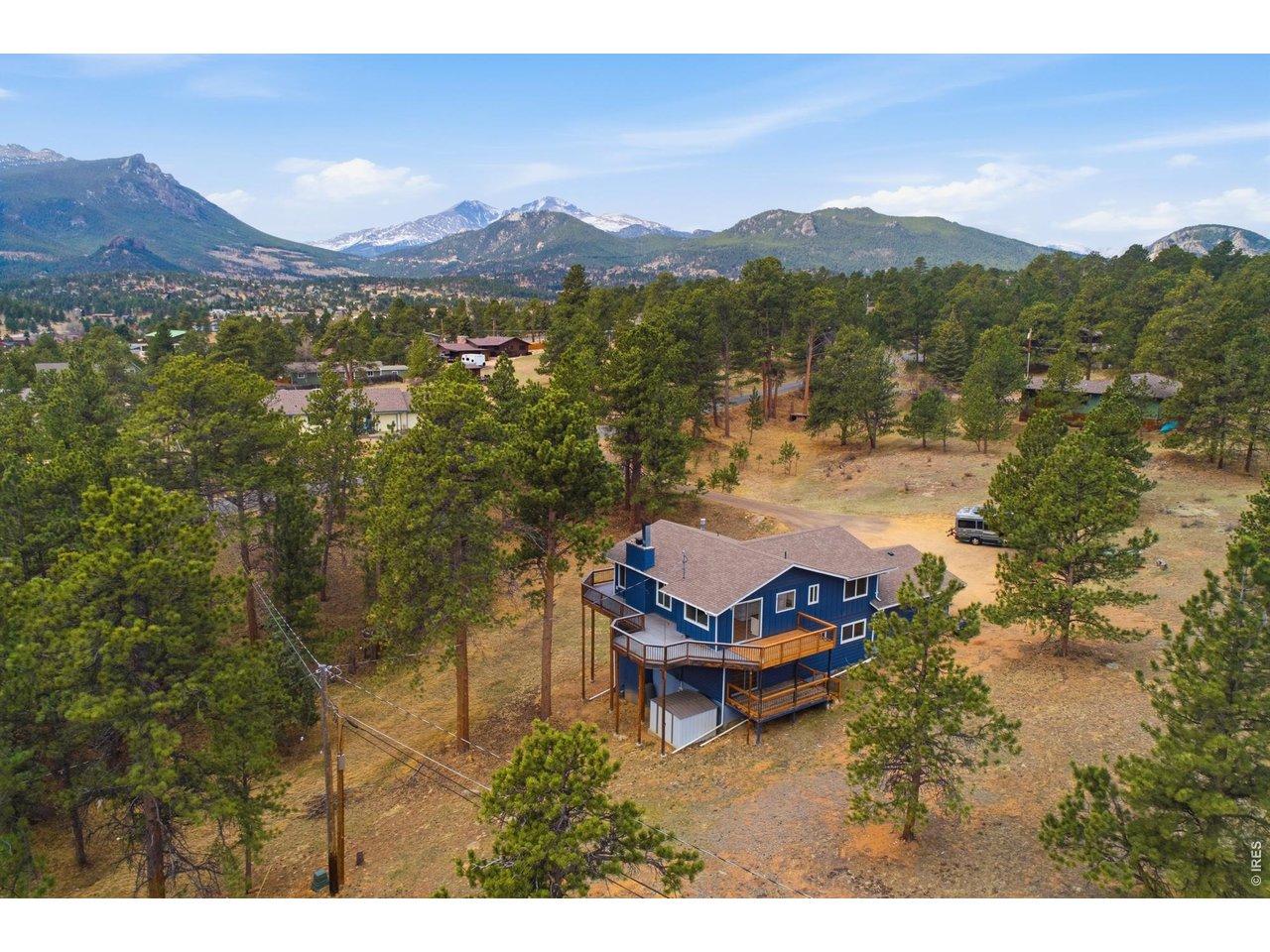 Image 1: Almost 1 acre surrounded by trees and views
