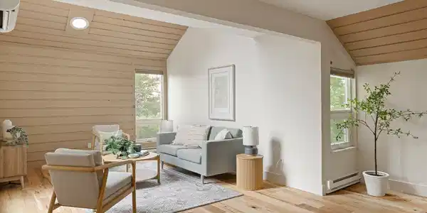 Image 4: Beautiful hardwood floors