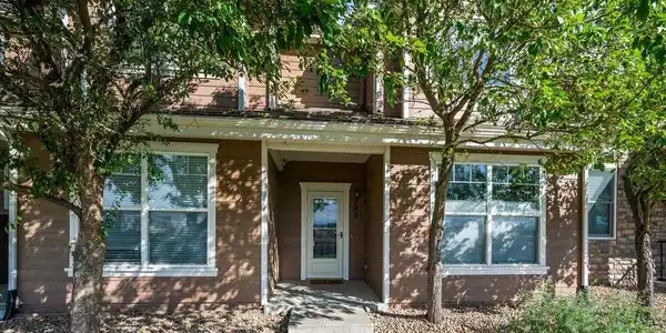 Image 4: Front Entry Image 4: Front Entry