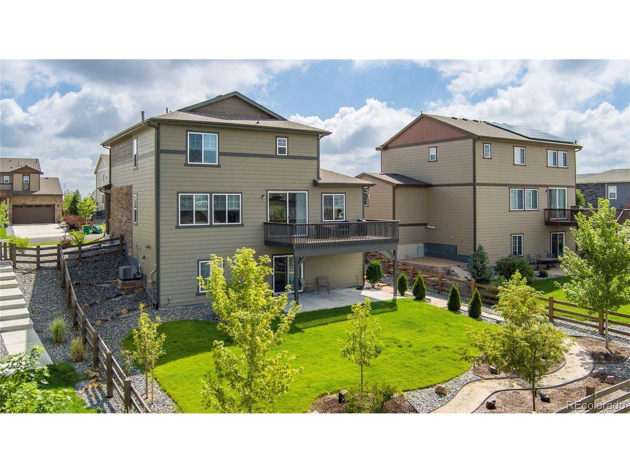 Image 2: Professionally landscaped yard Image 2: Professionally landscaped yard