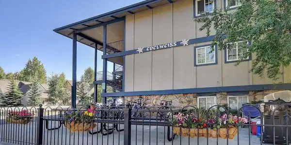 214 N Main St
