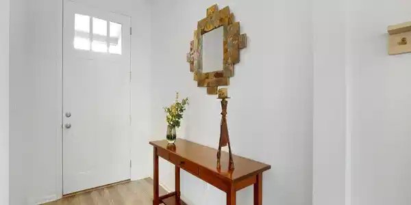 Image 4: 06 Foyer.jpg Image 4: 06 Foyer.jpg
