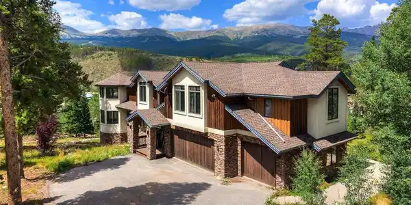35 Fletcher Ct