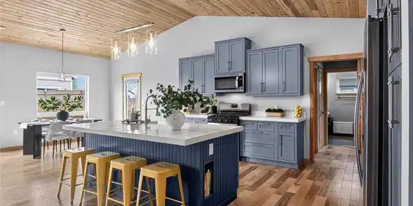 Image 4: Open kitchen and dining Image 4: Open kitchen and dining
