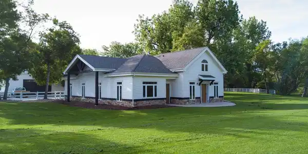 Image 4: 3,200 Sq ft Guest House featuring 3 bedrooms and 2 bathrooms Image 4: 3,200 Sq ft Guest House featuring 3 bedrooms and 2 bathrooms
