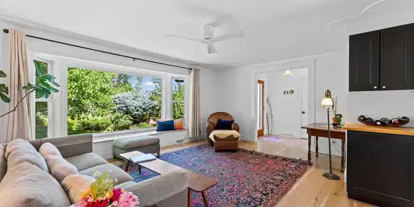 Image 4: Living room Image 4: Living room