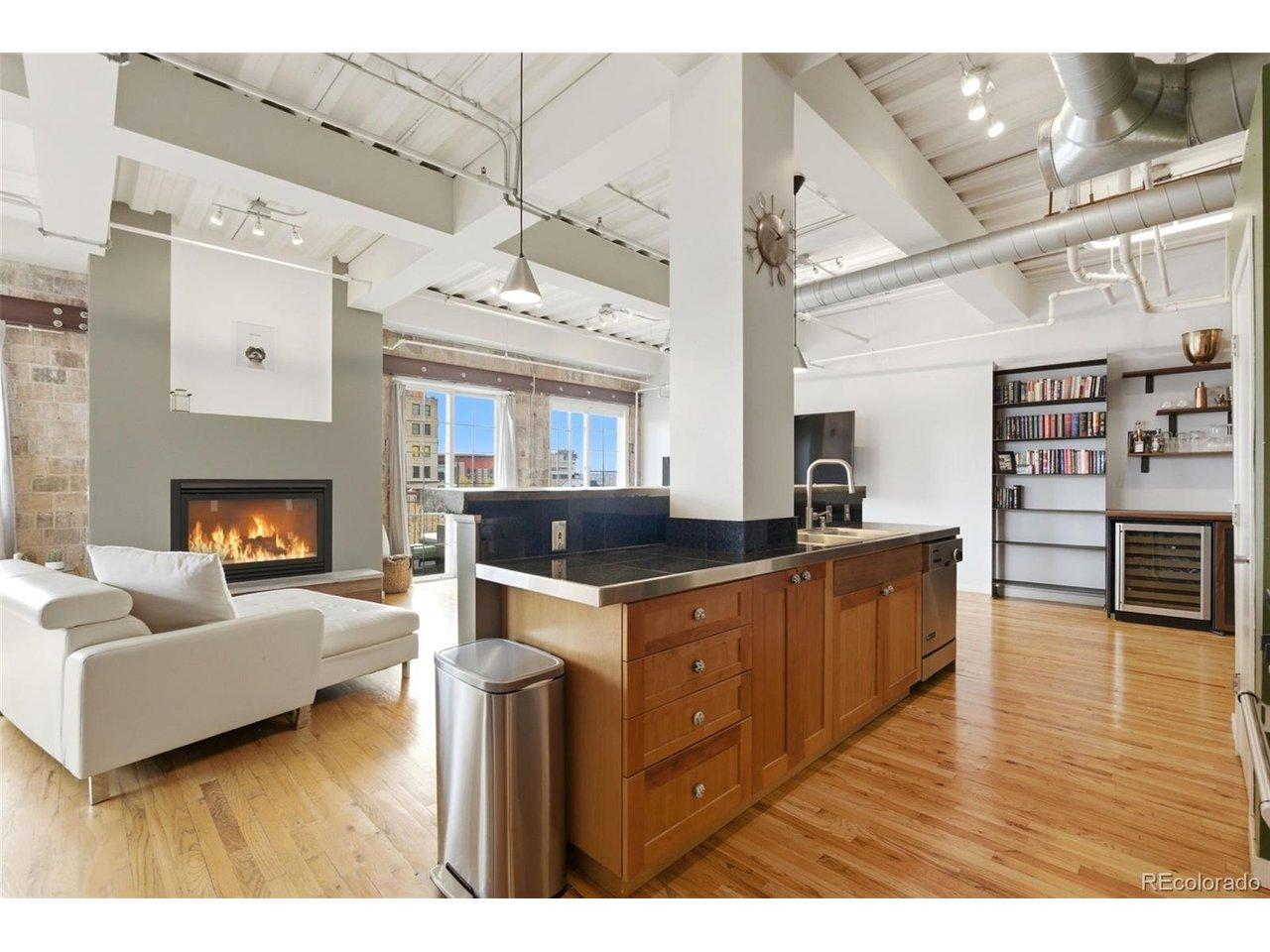 Image 4: Tall ceilings, bright and airy