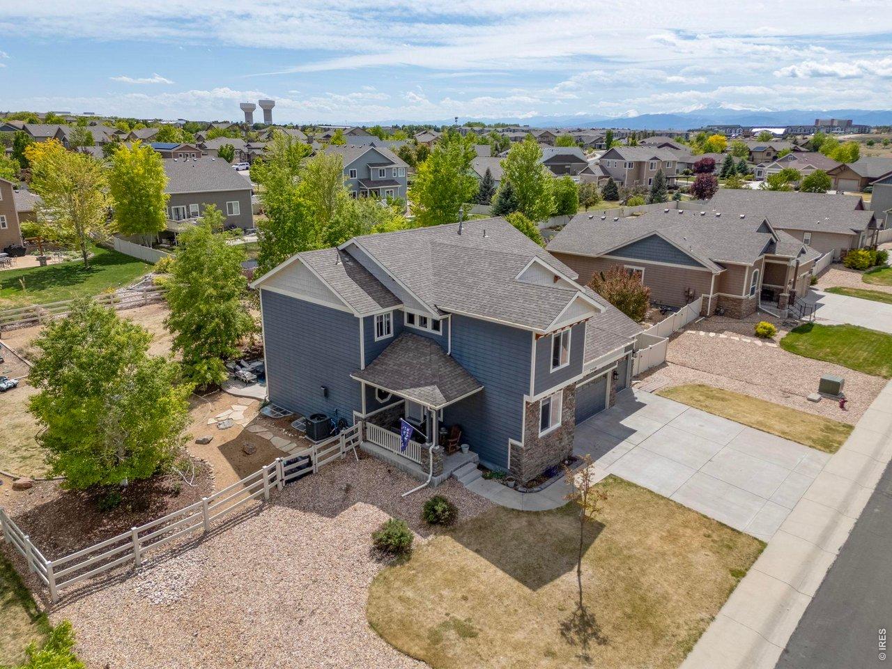 Image 4: It's also easy to maintain with the curbing throughout the yard. The HOA maintains snow removal on the sidewalks. Image 4: It's also easy to maintain with the curbing throughout the yard. The HOA maintains snow removal on the sidewalks.