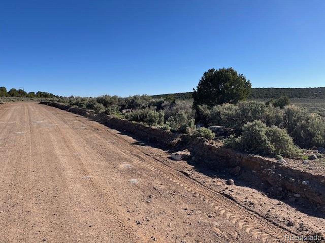 Image 3: Looking N along Elk Park Rd from SW corner of property. Image 3: Looking N along Elk Park Rd from SW corner of property.
