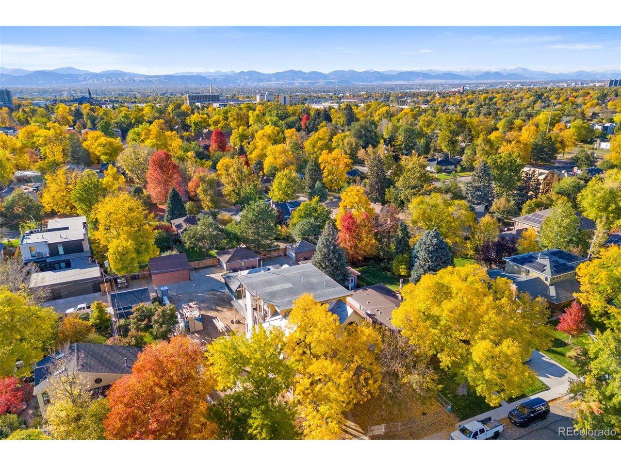 Image 2: Large 13000+ square ft lot