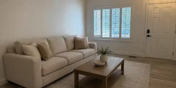 Image 4: Entry with vaulted ceilings- virtually staged Image 4: Entry with vaulted ceilings- virtually staged