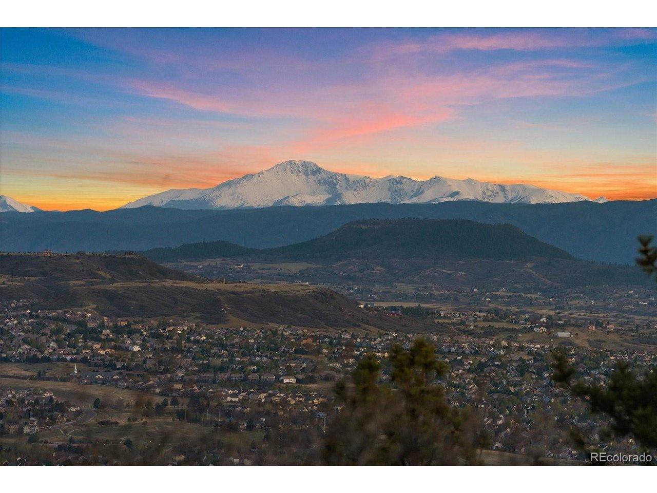 Image 4: 180 Degree Mountain Views at Twilight