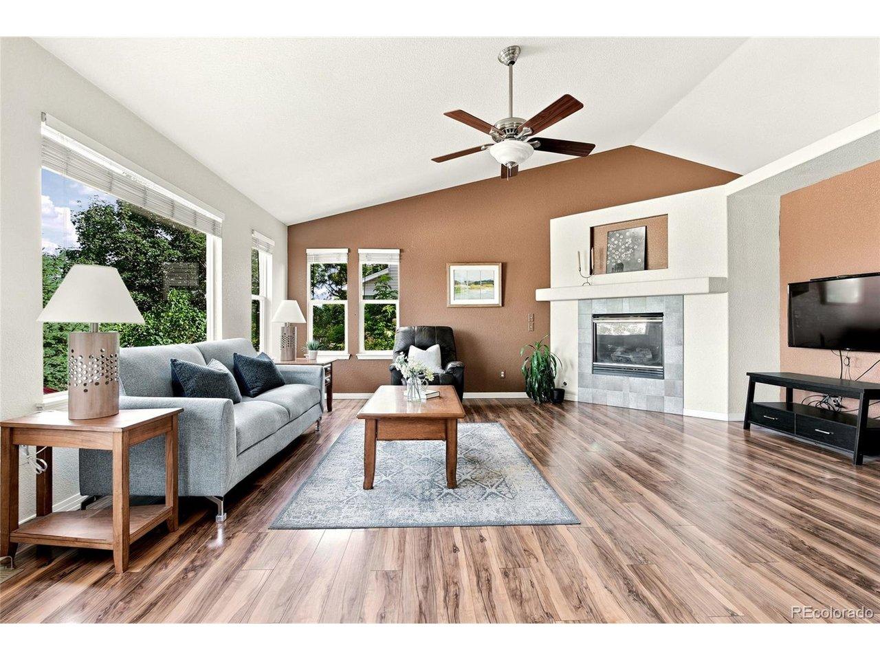 Image 4: Living Room Image 4: Living Room