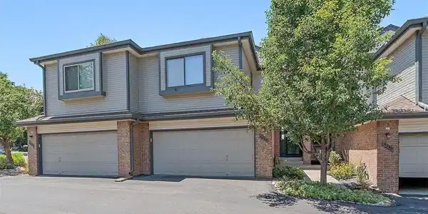 Image 2: Seller is now offering 3 months of pre-paid HOA Dues and a 1-year home warranty.