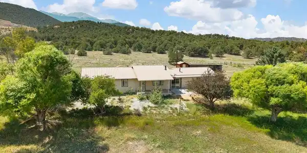 Image 3: Exterior
