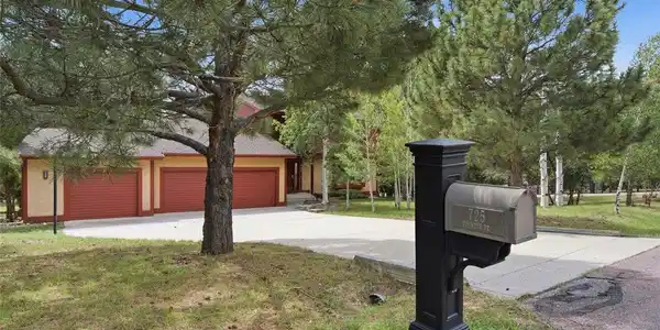 Image 2: Mailbox Image 2: Mailbox