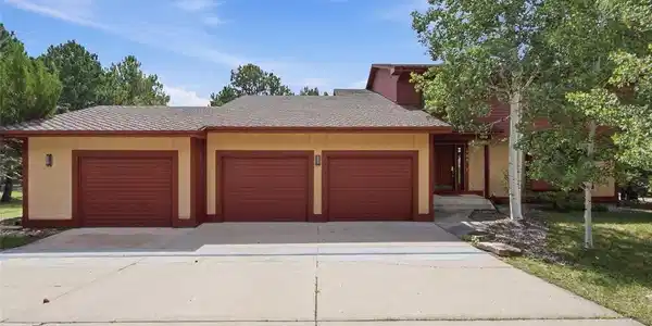 Image 3: Front of Garage Image 3: Front of Garage