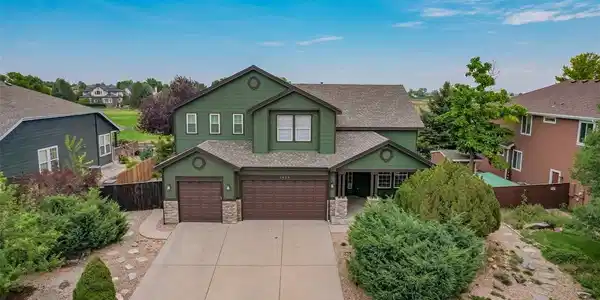 Image 2: 3 car garage, freshly painted and professionally designed and xeriscaped Image 2: 3 car garage, freshly painted and professionally designed and xeriscaped