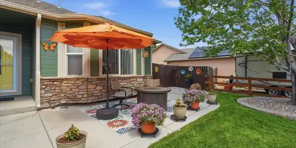 Image 4: Enjoy your east facing front porch Image 4: Enjoy your east facing front porch