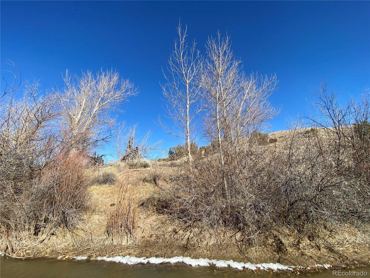 Image 4: Riverside acreage offering both open space and water views Image 4: Riverside acreage offering both open space and water views