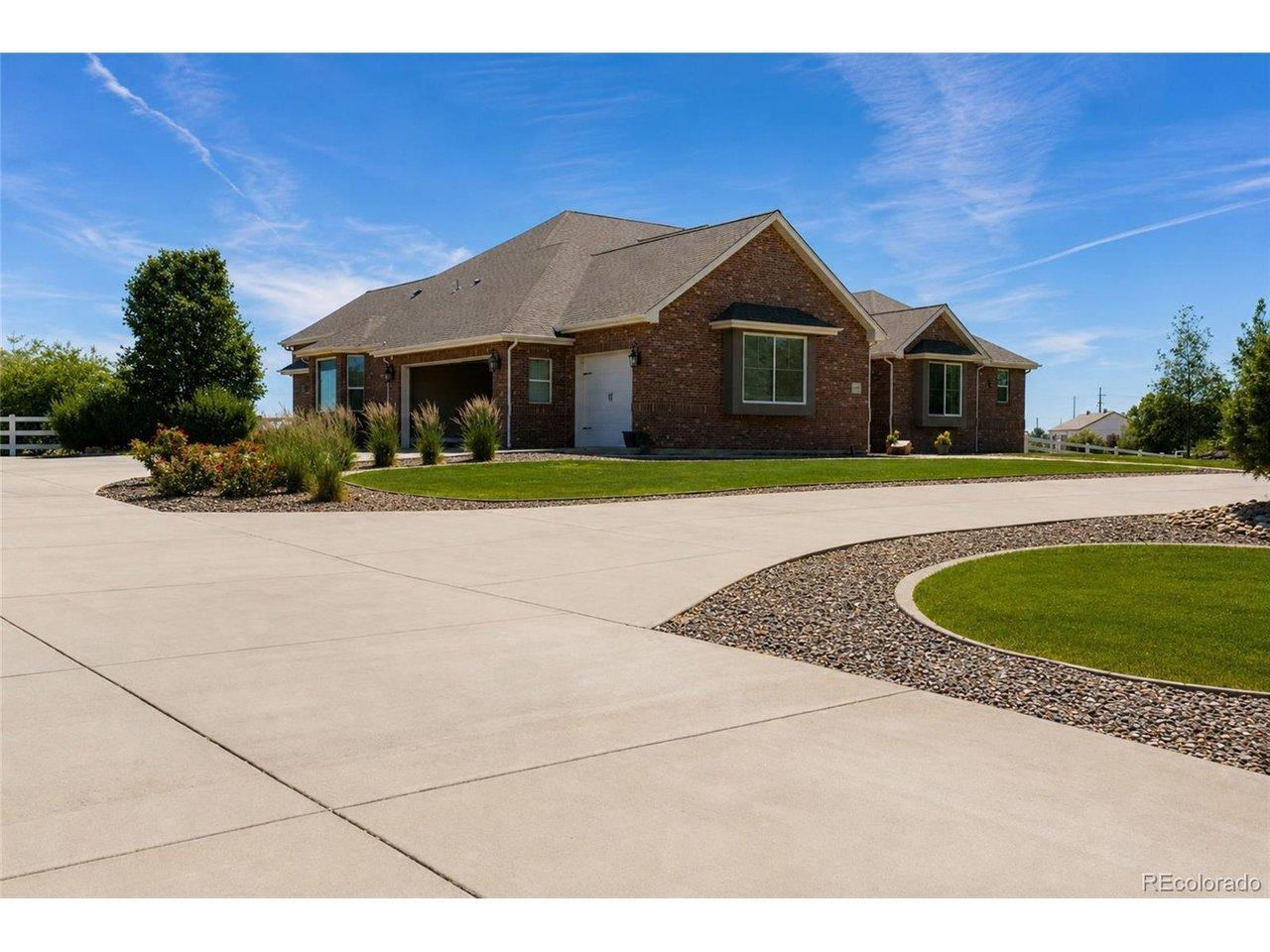 Image 2: House - half circle driveway, dual entrances Image 2: House - half circle driveway, dual entrances