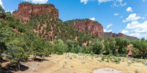 Image 3: Red Sandstone is your backdrop