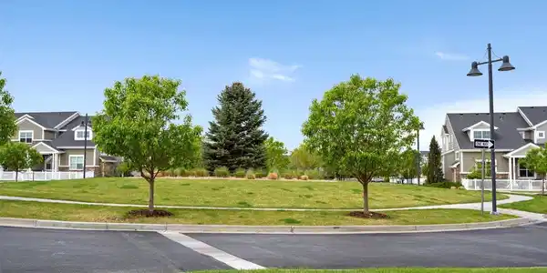 Image 2: Nice walking trails