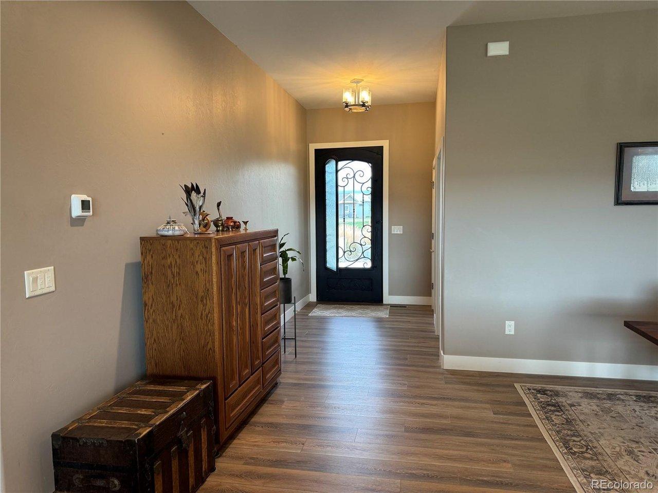 Image 3: front door with screen