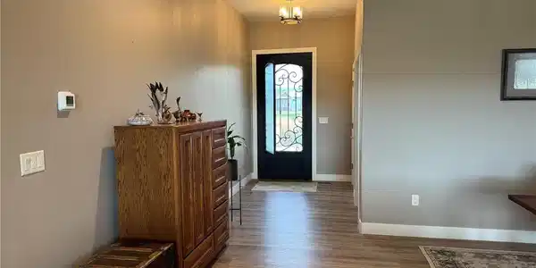 Image 3: front door with screen Image 3: front door with screen