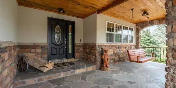 Image 2: FRONT PORCH Image 2: FRONT PORCH