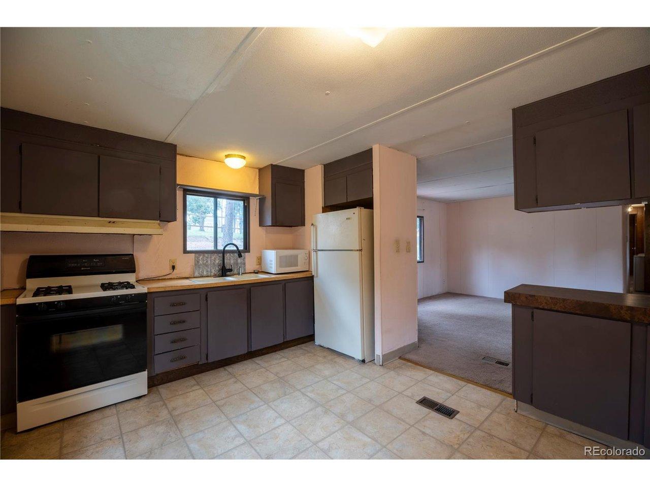Image 3: Kitchen Image 3: Kitchen