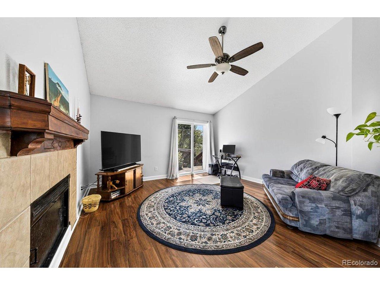 Image 4: Living Room Image 4: Living Room