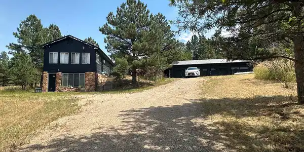 4012 Lakefront Dr