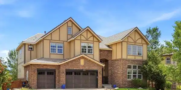Image 2: Grand curb appeal. Image 2: Grand curb appeal.
