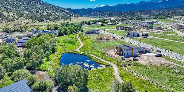 Image 2: Southside Riparian Open Space / Pedestrian and Cycling Path