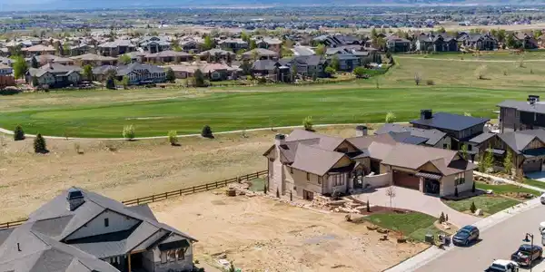 Image 2: Backing to the prestigious Harmony Club Golf Course Image 2: Backing to the prestigious Harmony Club Golf Course