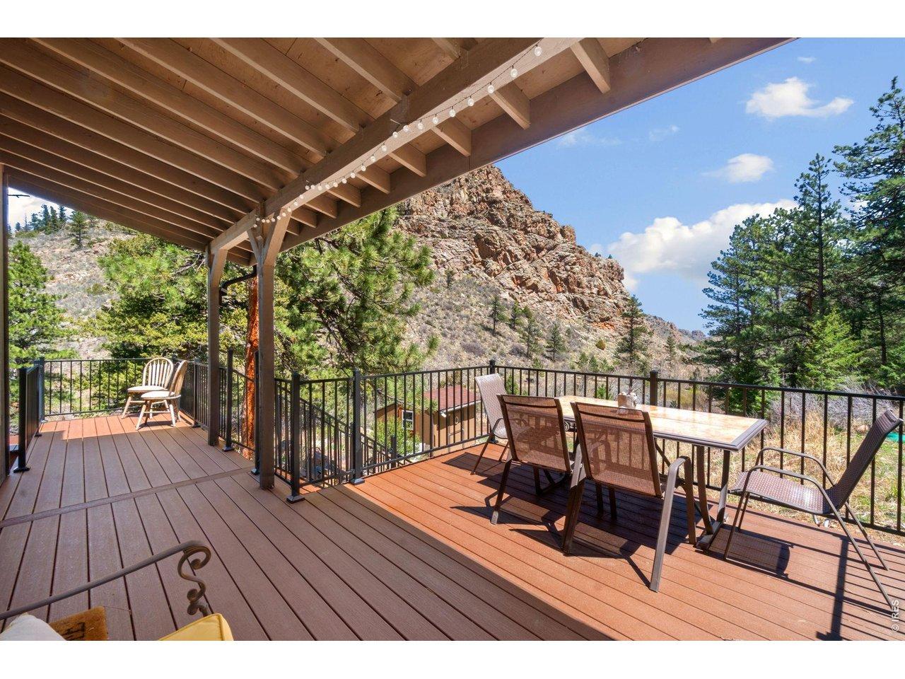 Image 4: Attractive Composite Deck to Enjoy Sunrises and Mountain Views Image 4: Attractive Composite Deck to Enjoy Sunrises and Mountain Views