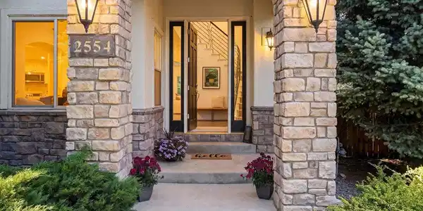 Image 3: Warm and Inviting Entrance Image 3: Warm and Inviting Entrance