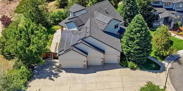 Image 4: Large Four Car Garage Image 4: Large Four Car Garage