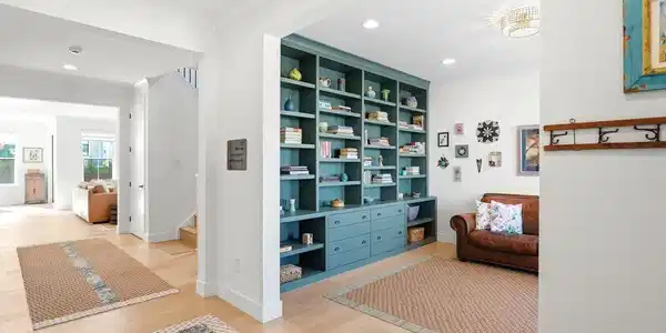 Image 3: Entry Image 3: Entry
