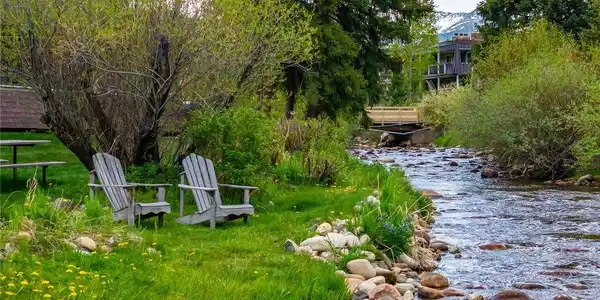 Image 3: Nearby the Fraser River