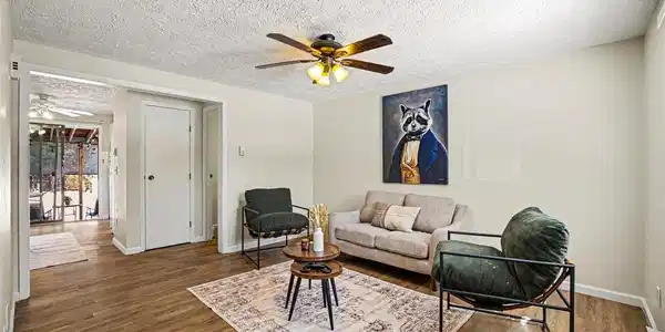 Image 2: Living Room Image 2: Living Room