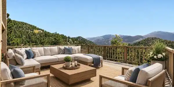 Image 4: Amazing views durable Trex Deck