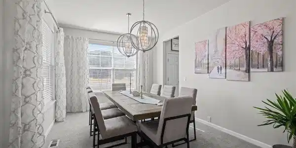 Image 4: Formal dining room
