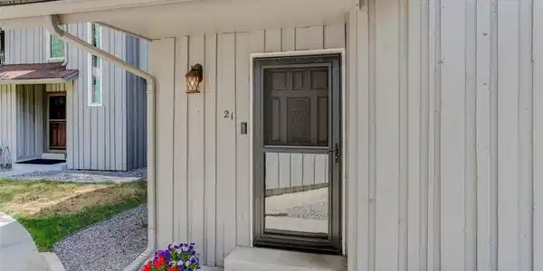 Image 2: Front Door, Newly Painted Image 2: Front Door, Newly Painted