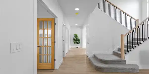 Image 2: Front entry