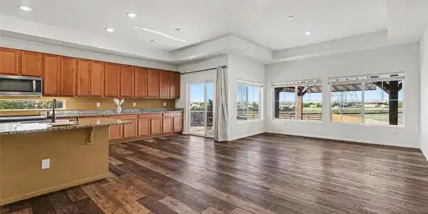 Image 4: Open floor plan for easy living Image 4: Open floor plan for easy living