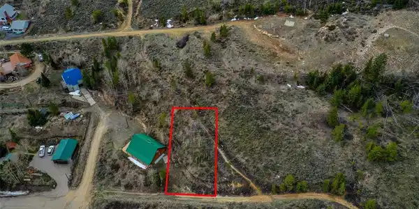 Image 4: Aerial - Markers and outlines are to give a general idea of the property location and are not to be relied upon. Image 4: Aerial - Markers and outlines are to give a general idea of the property location and are not to be relied upon.