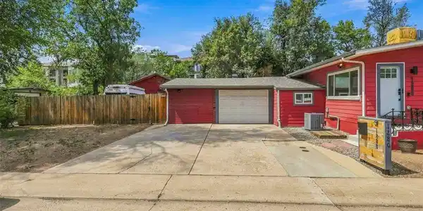 Image 2: Garage + parking Image 2: Garage + parking