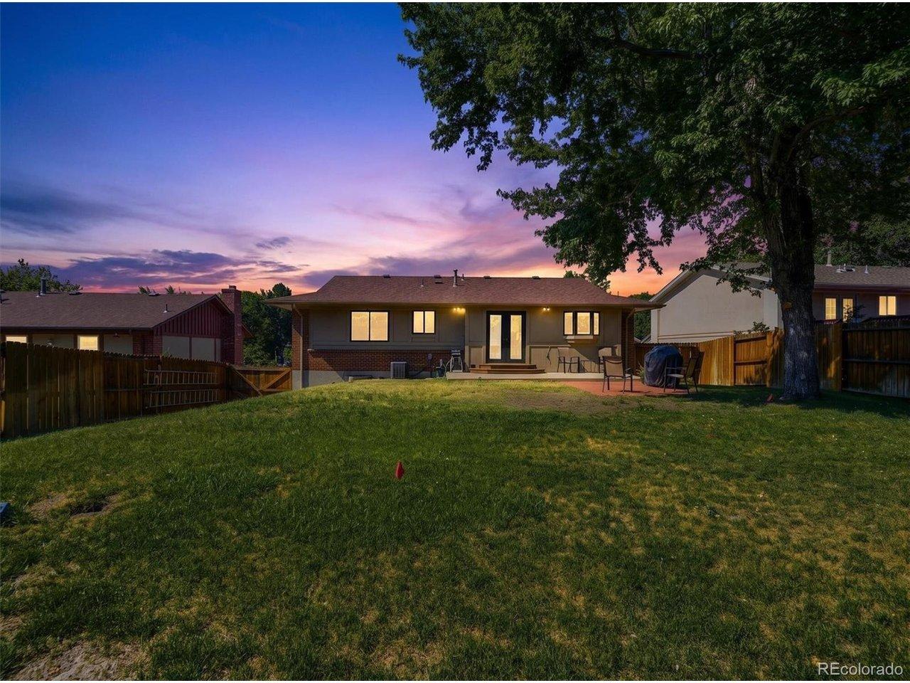 Image 2: Large Yard